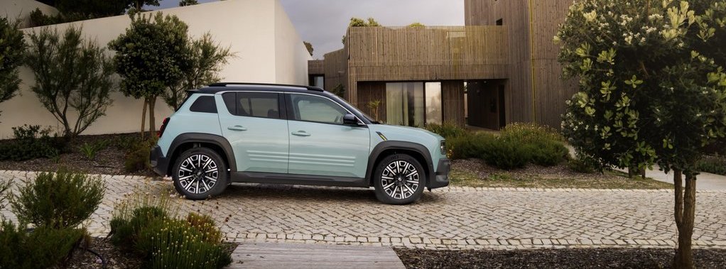 Renault 4 image bank media Test-Drive, on April 28th 2025 at Lisbonne, Portugal