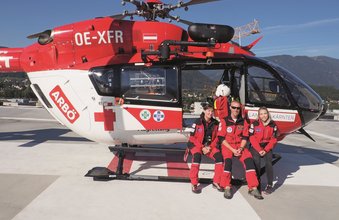 Foto Vom Rettunghubschrauber inklusive Mannschaft der ARA Flugrettung