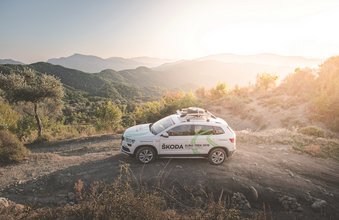 Foto von einem Skoda in der Wildnis