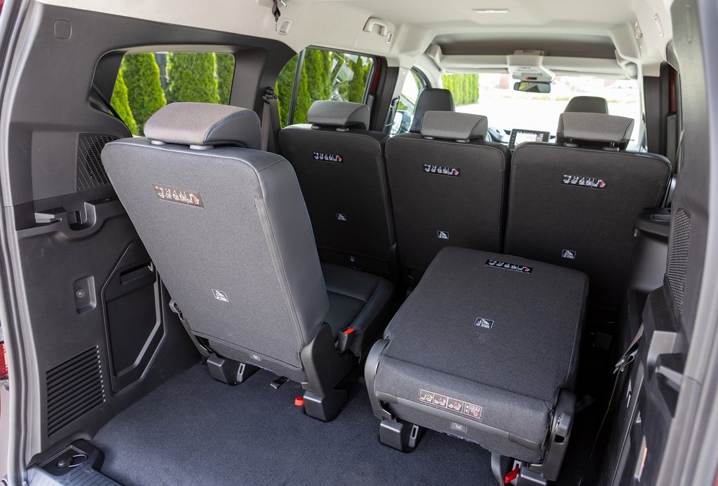 Kofferraumansicht des neuen Nissan Townstar Evalia L2 1.3 DIG-T 130